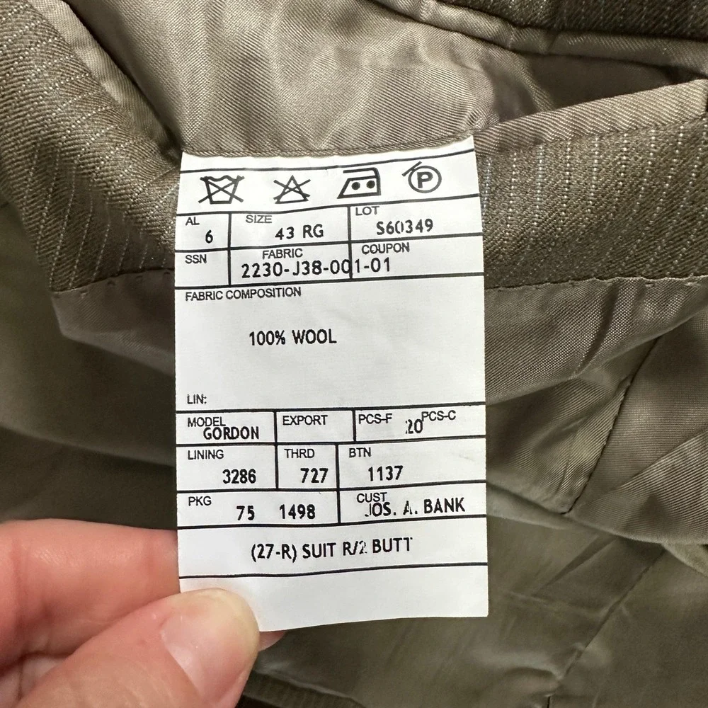 Jos A Bank Gordon Suit Mens 43R 37W Grey Pinstripe 100% Wool 2 Button Pleated